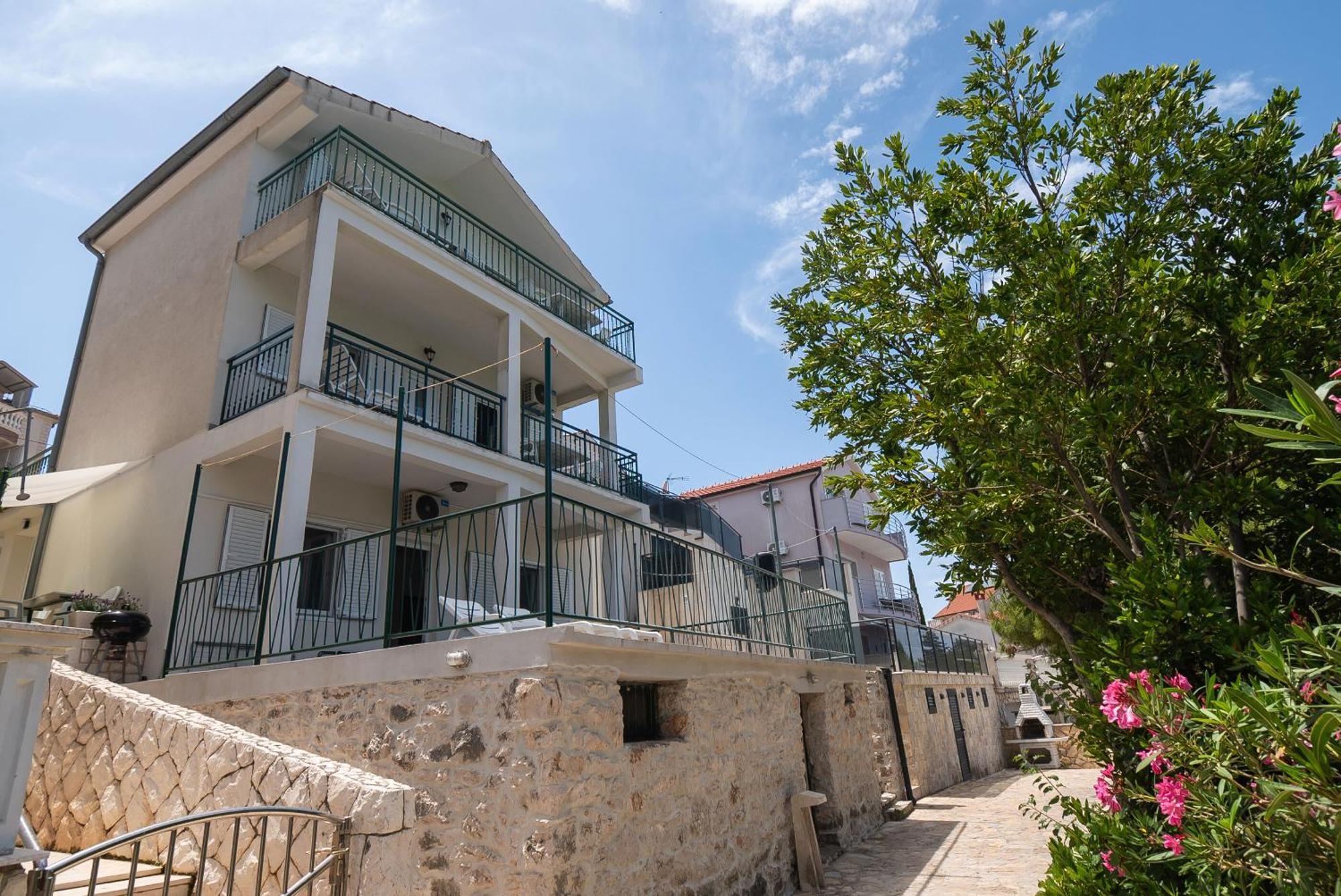 Apartments Ivica Primosten Ngoại thất bức ảnh