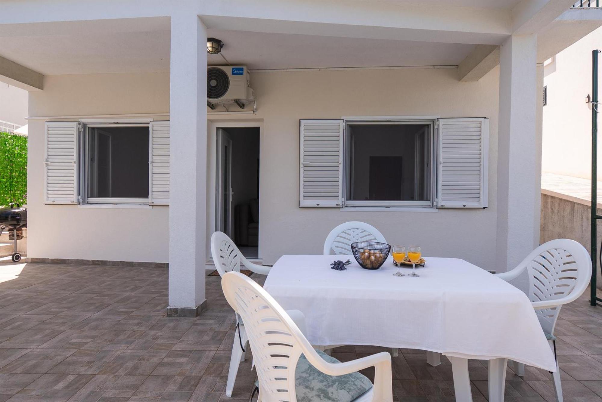 Apartments Ivica Primosten Ngoại thất bức ảnh
